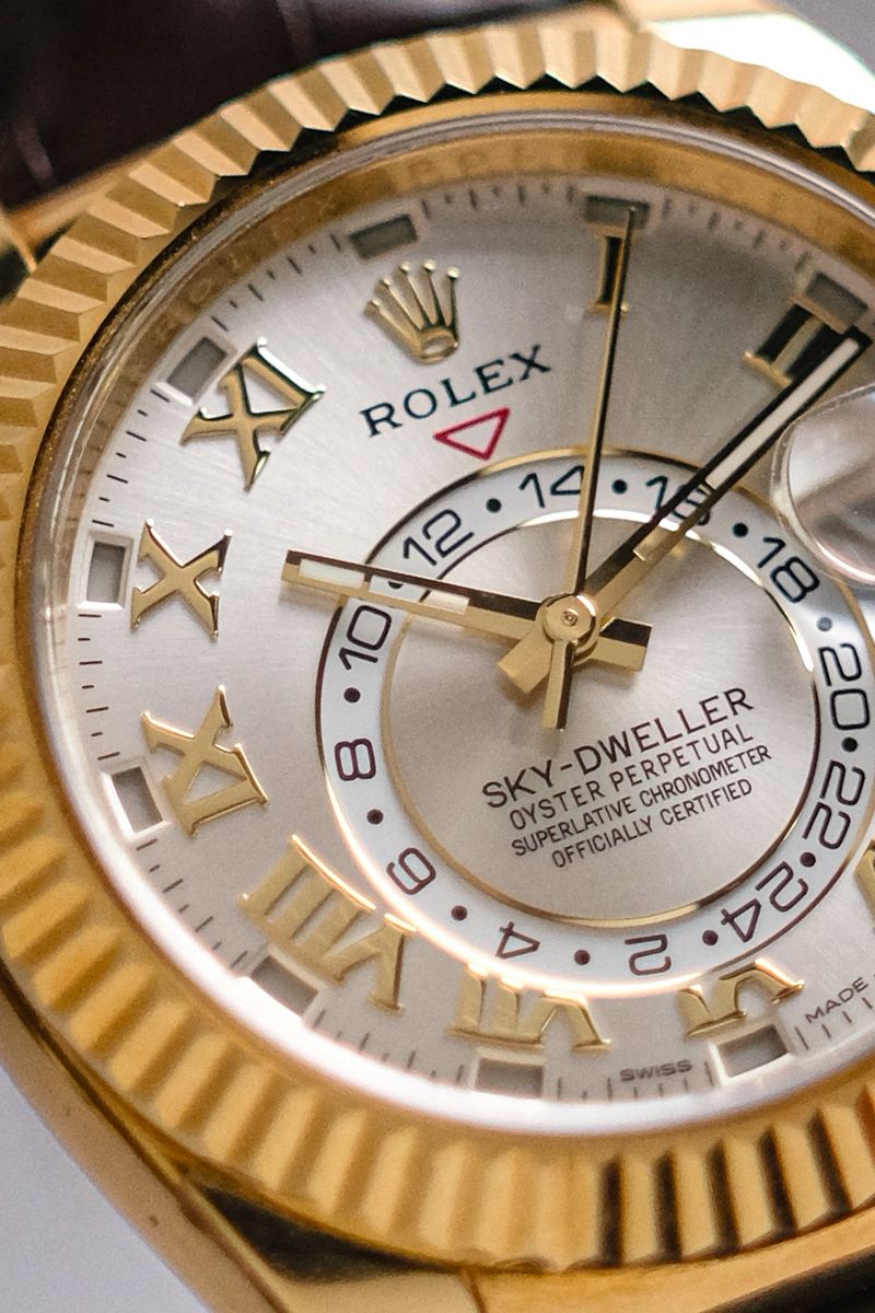 Rolex Sky Dweller 18K Gold 326138 (4)