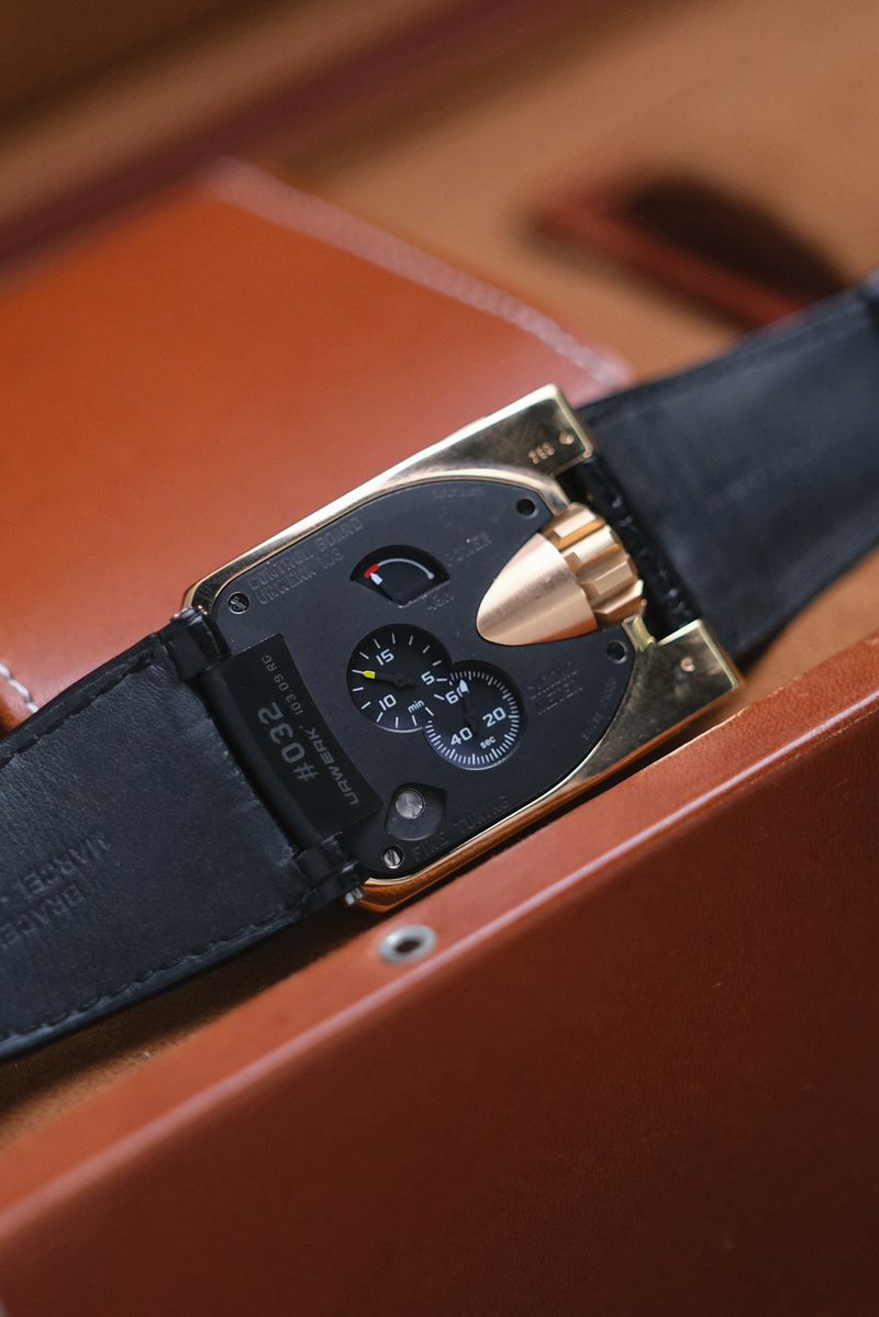 URWERK UR-103.09 18K Rose Gold (1)