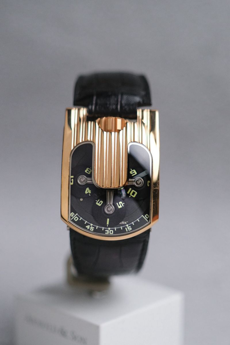 URWERK UR-103.09 18K Rose Gold (4)