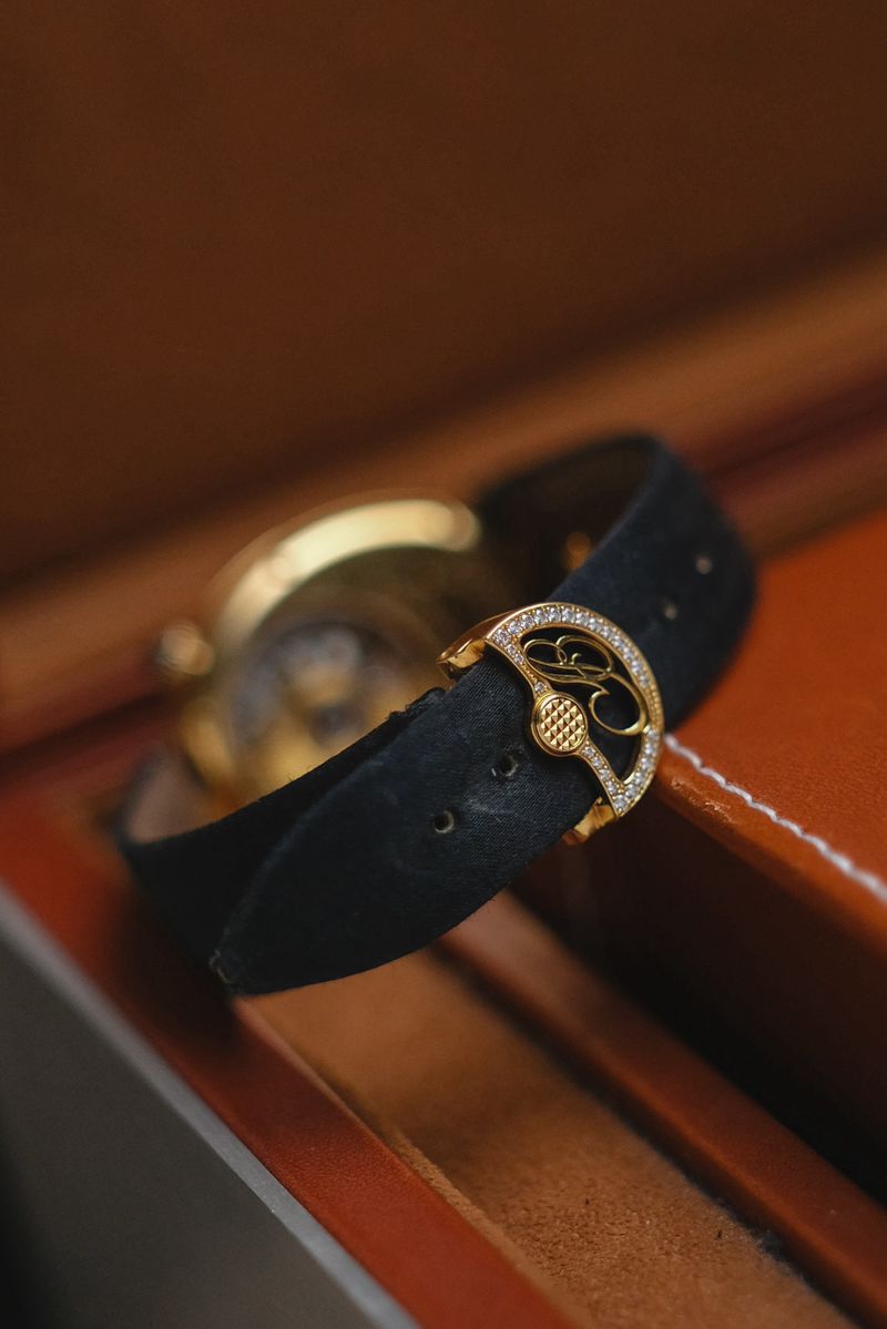 Breguet Reine de Naples MOP 18K Gold Diamond (2)