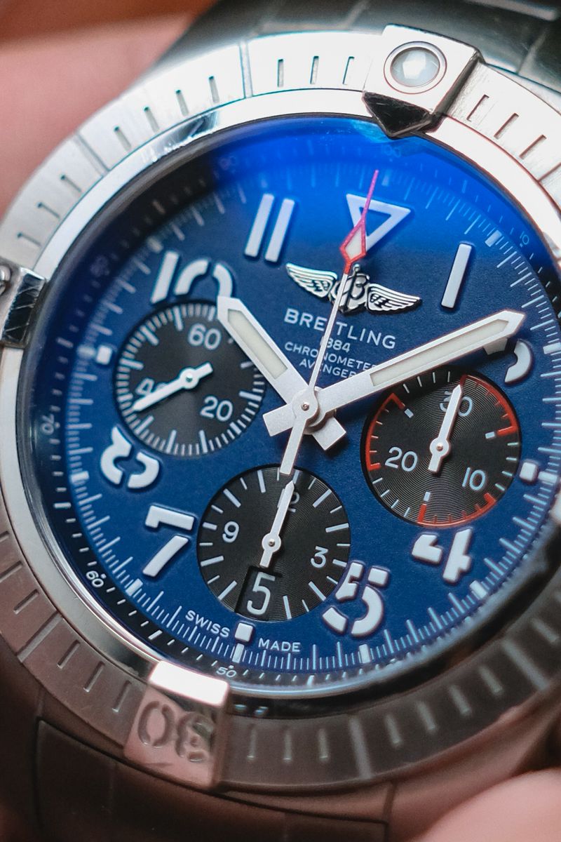 นาฬิกา Breitling Avenger Chronograph Blue AB0182