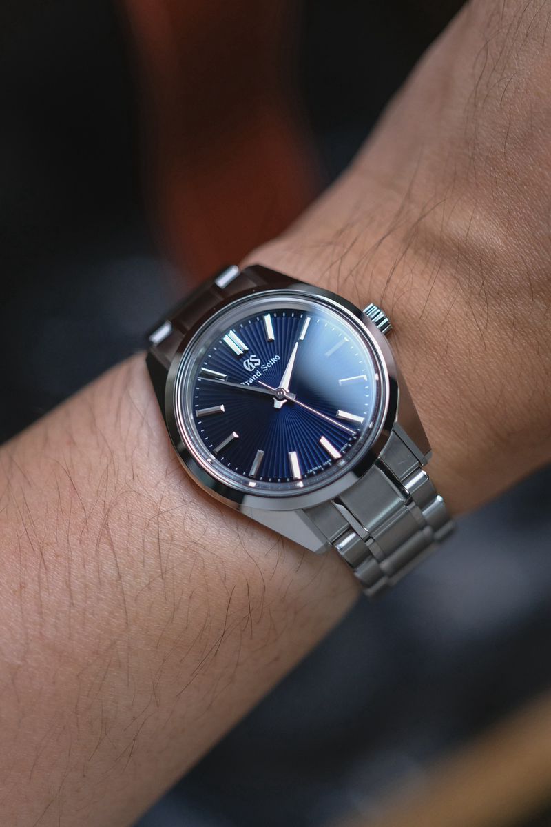 รับซื้อนาฬิกา Grand Seiko SBGW299 Radiant Blue