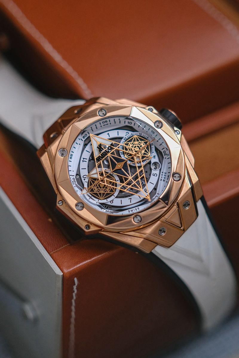 รับซื้อ Hublot Big Bang Sang Bleu 18K Rose Gold Chronograph Limited
