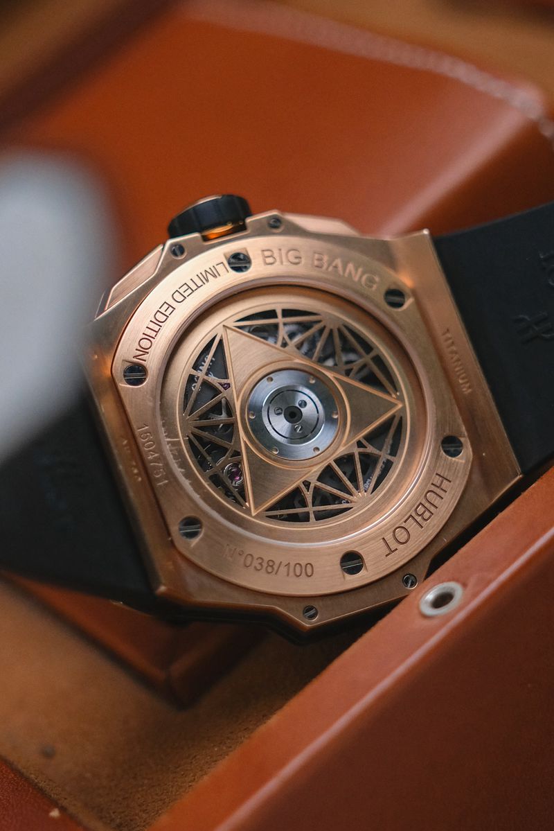 รับซื้อนาฬิกา Hublot Big Bang Sang Bleu 18K Rose Gold Chronograph Limited