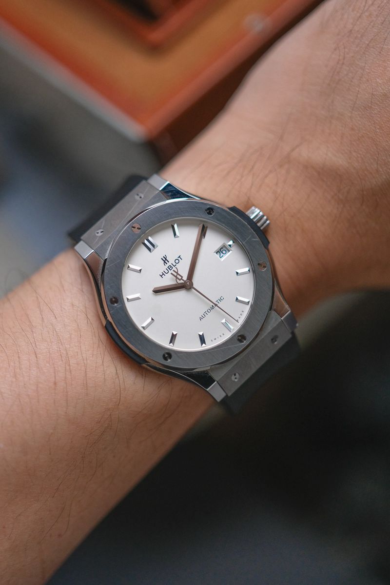 Hublot Classic Fusion Titanium White Opalin (5)