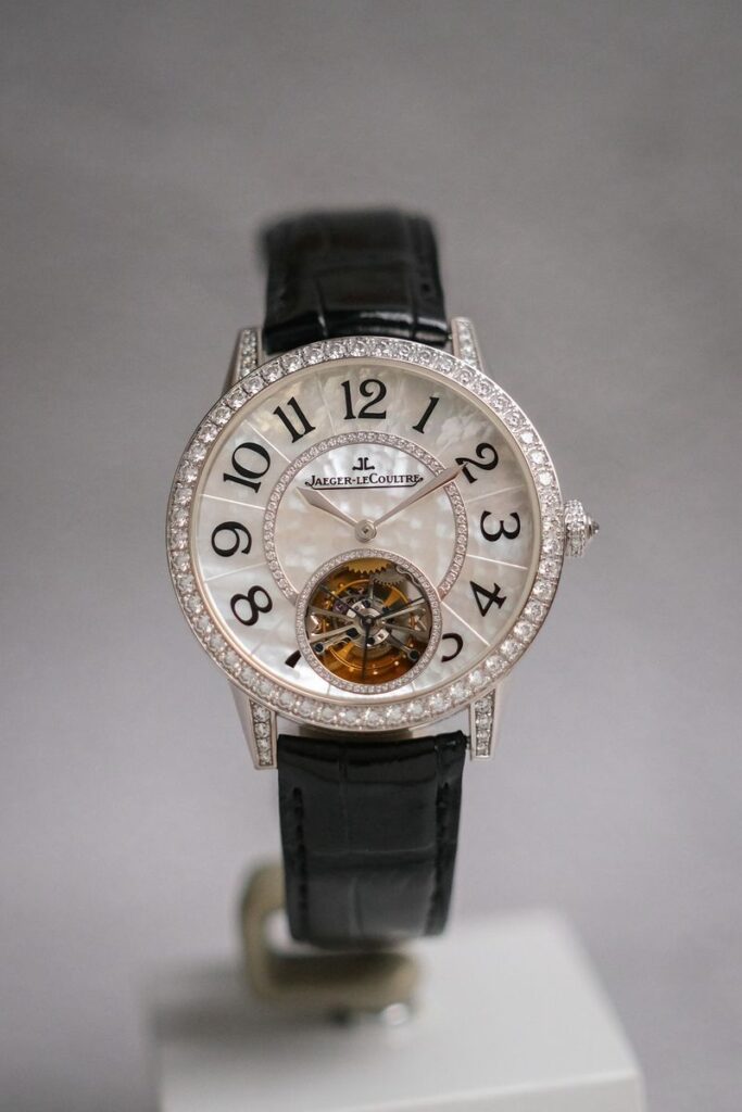 รับซื้อนาฬิกา Jaeger LeCoultre Rendez Vous MOP Tourbillon