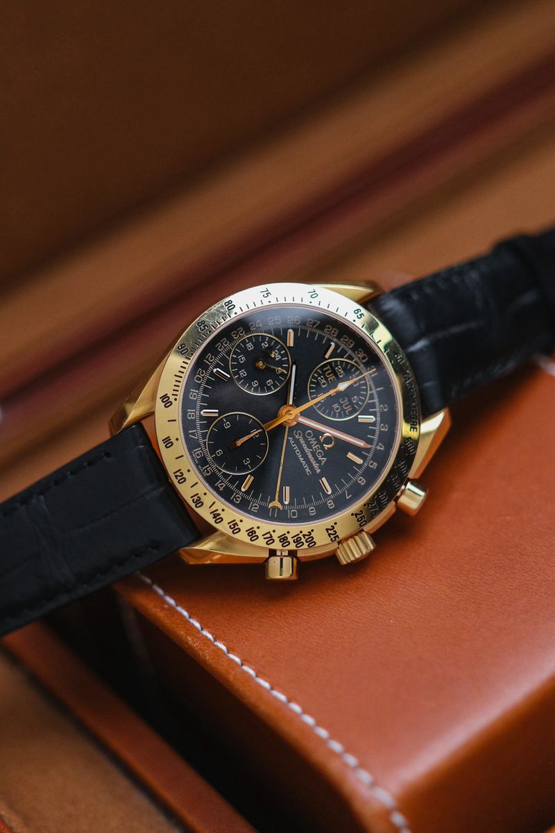 Omega Speedmaster Tripple Date 18K Gold (5)