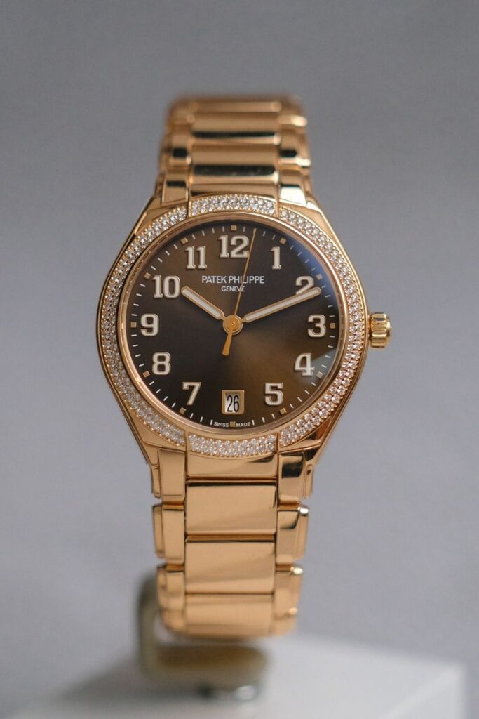 รับซื้อนาฬิกา PATEK PHILIPPE TWENTY~4 AUTOMATIC 73001200R-001