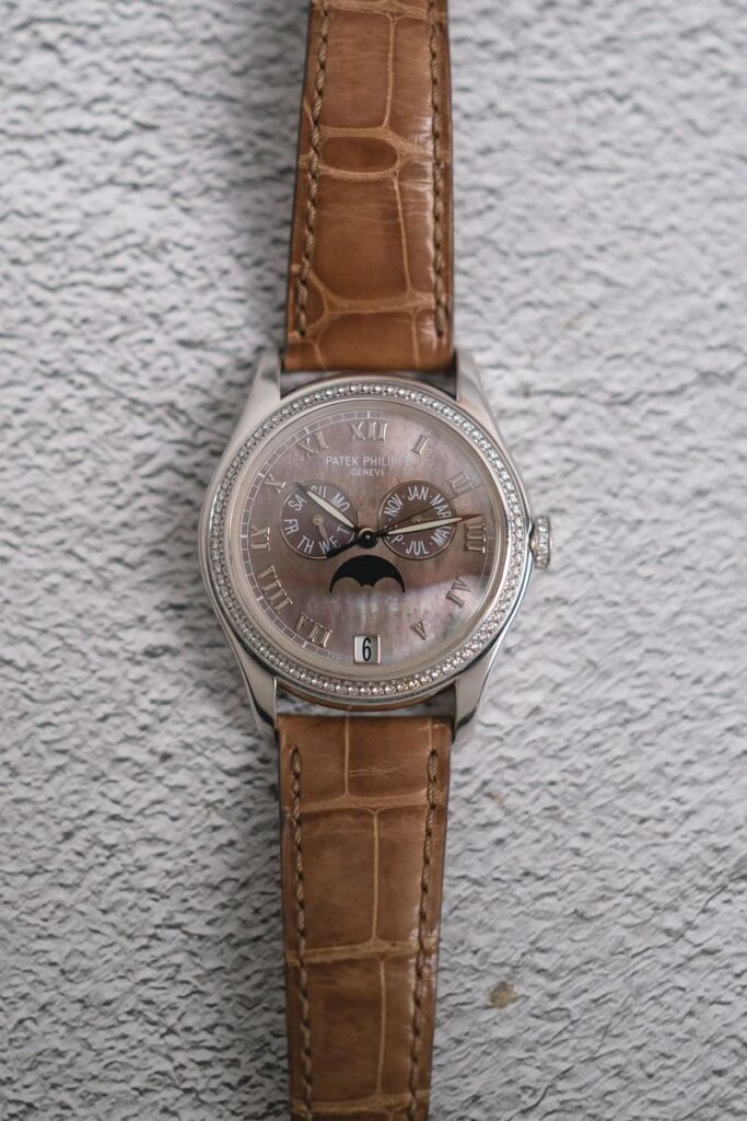 ซื้อนาฬิกา Patek Philippe Annual Calendar 4936G-001
