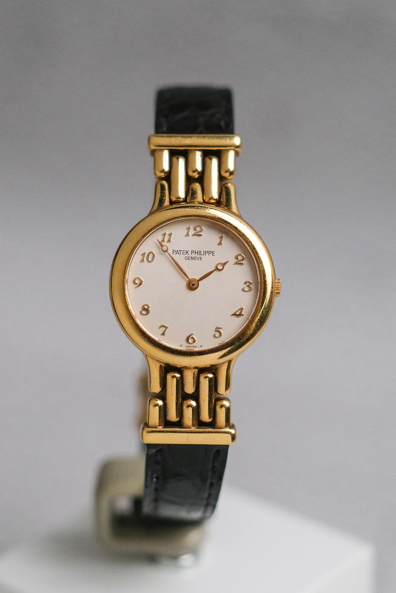 Patek Philippe Calatrava Lady 4812 (3)
