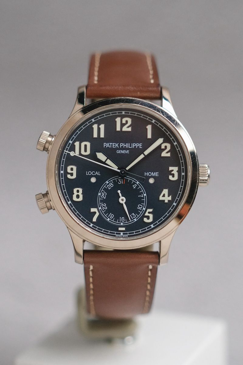 นาฬิกา Patek Philippe Calatrava Pilot Travel Time 5524G-001