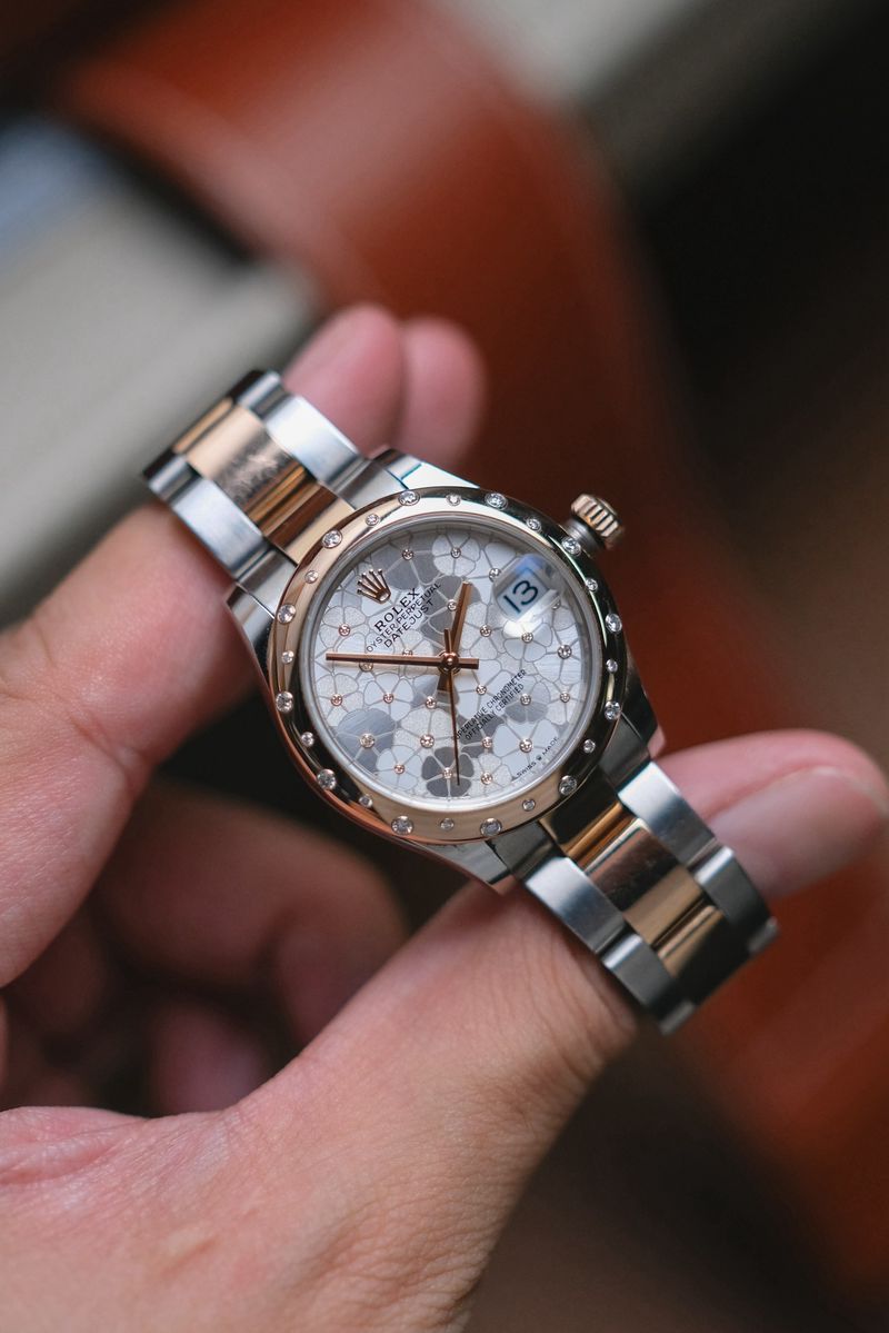 ขายนาฬิกา Rolex Datejust 31 Silver Floral Dial Ref 278341RBR