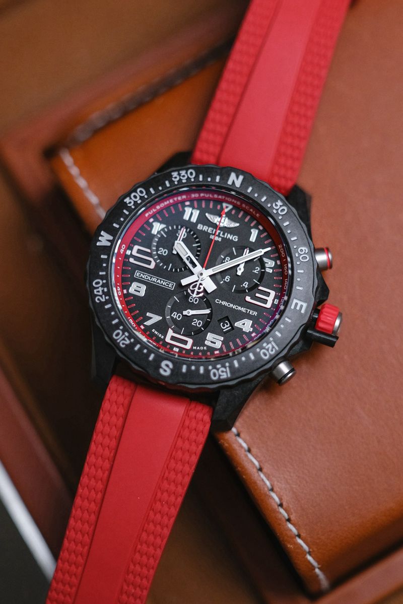 นาฬิกา BREITLING ENDURANCE PRO 38 mm Air Asia Edition