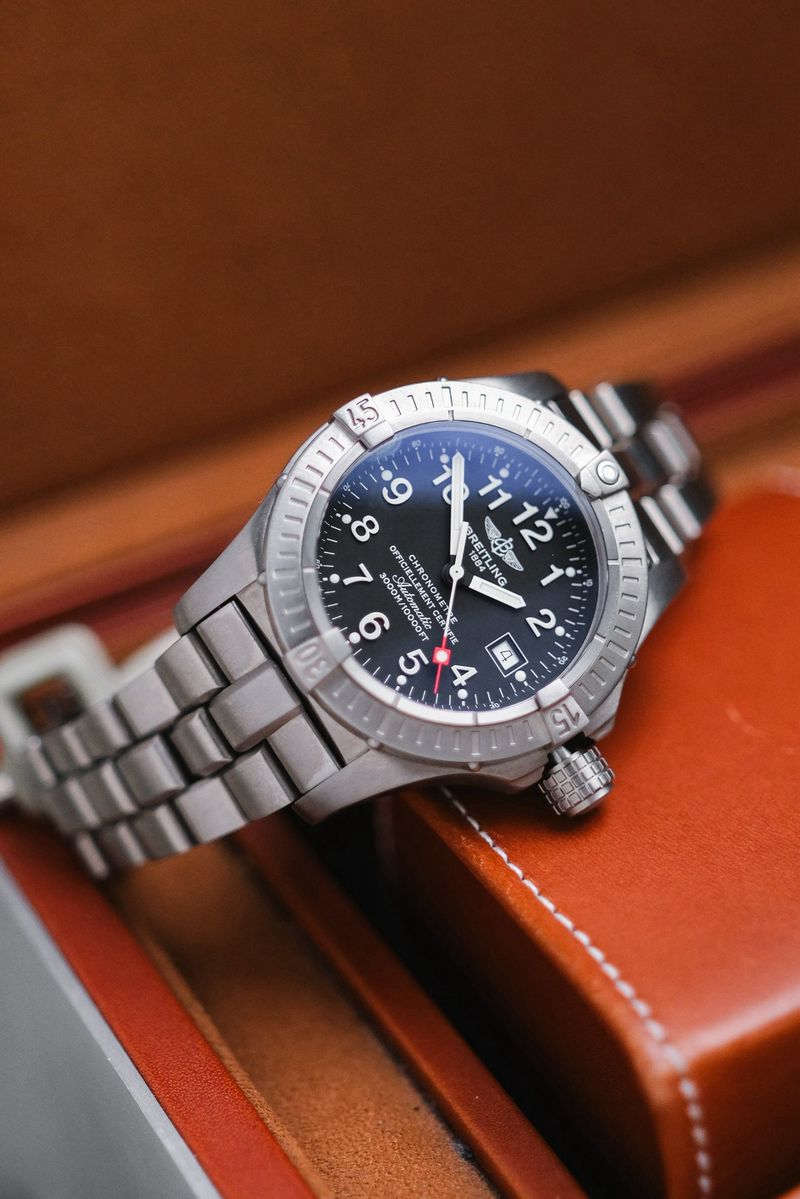 นาฬิกา Breitling Avenger Seawolf Titanium Ref E17370