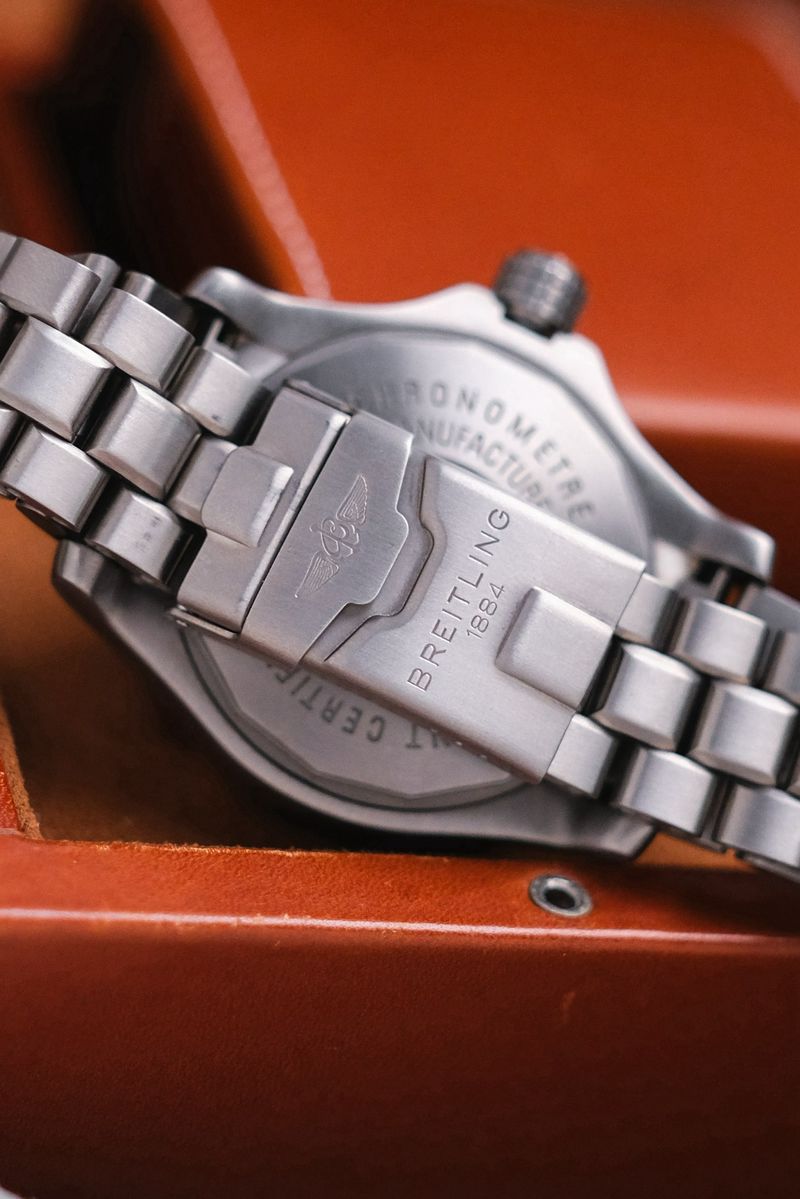 นาฬิกามือสอง Breitling Avenger Seawolf Titanium Ref E17370