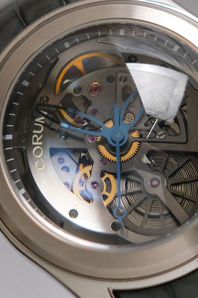 Corum Bubble 47 Skeleton (2)