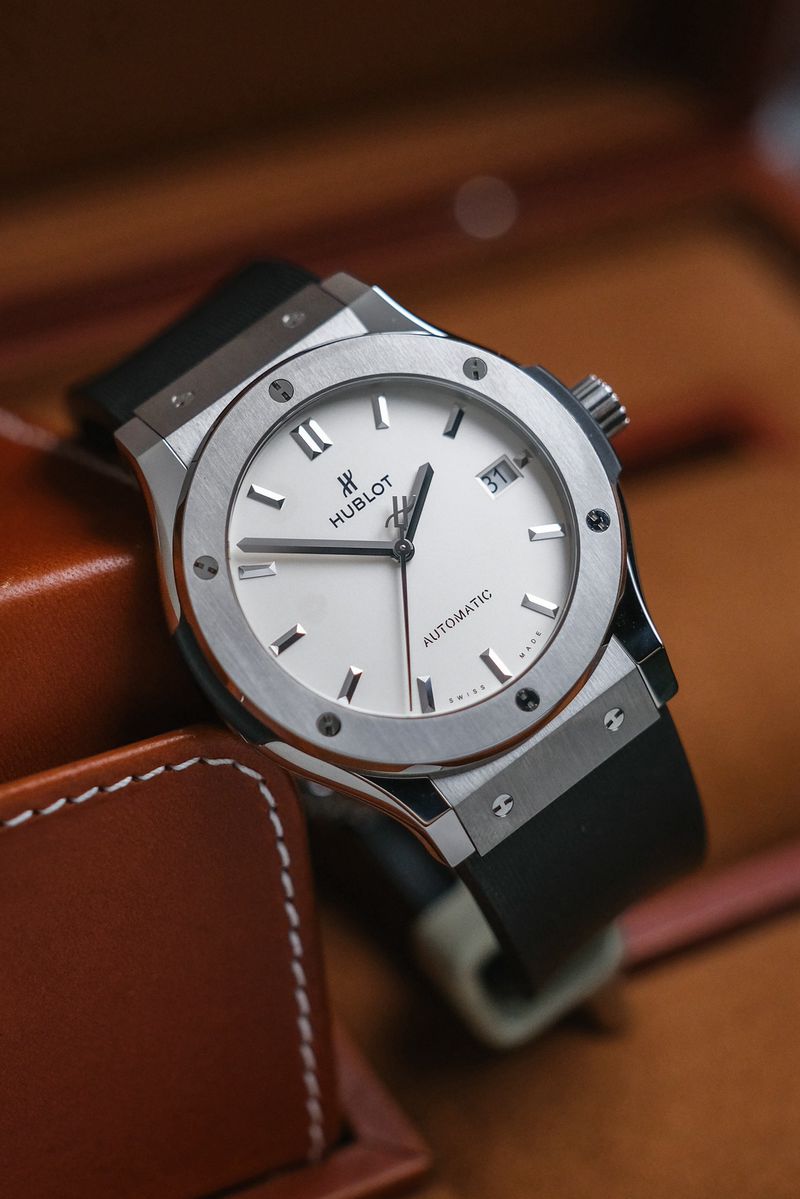 นาฬิกามือสอง Hublot Classic Fusion Titanium White Opalin