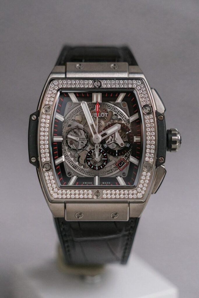 ร้านนาฬิกา Hublot Spirit of Big Bang Chronograph Titanium Diamonds 601.NX.0173.LR