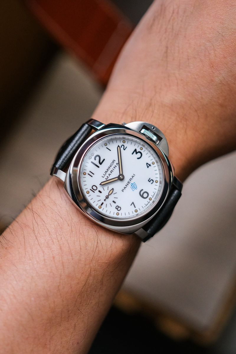 รับซื้อนาฬิกา PANERAI LUMINOR MARINA PAM660 on wrist