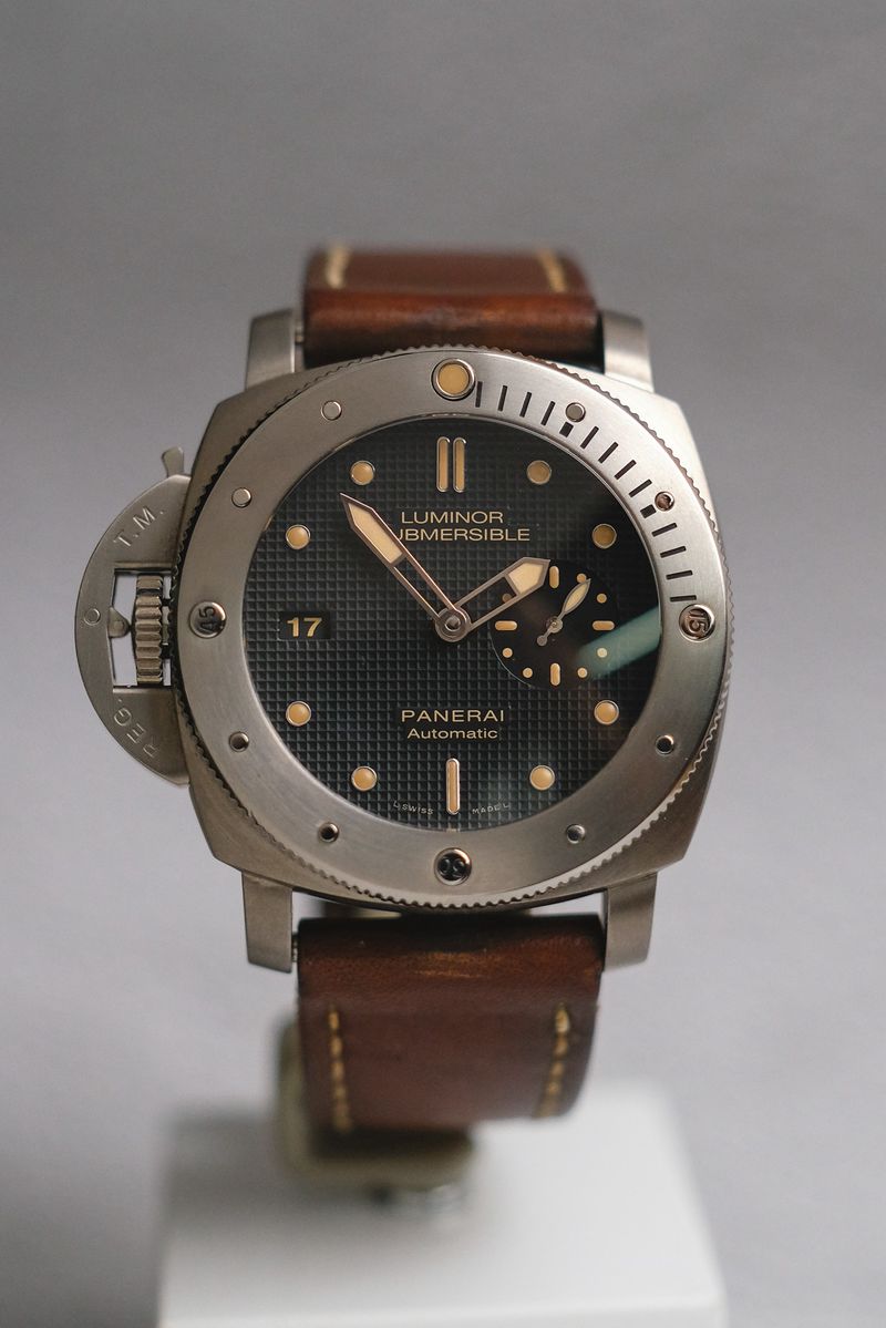รับซื้อนาฬิกา Panerai Luminor Submersible 1950 PAM 569