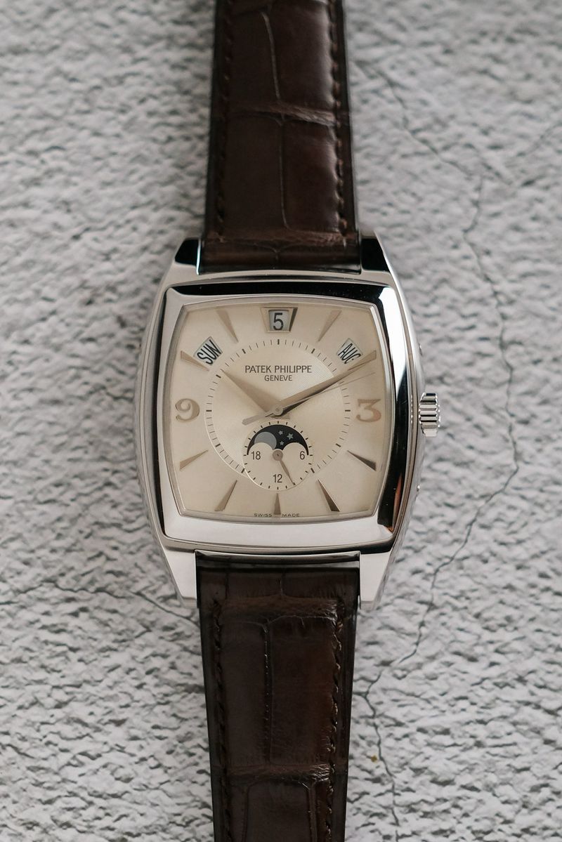 ร้านนาฬิกา Patek Philippe Gondolo 5135G Moonphase