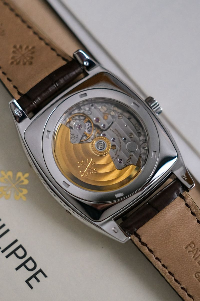 ขายนาฬิกา Patek Philippe Gondolo 5135G Moonphase