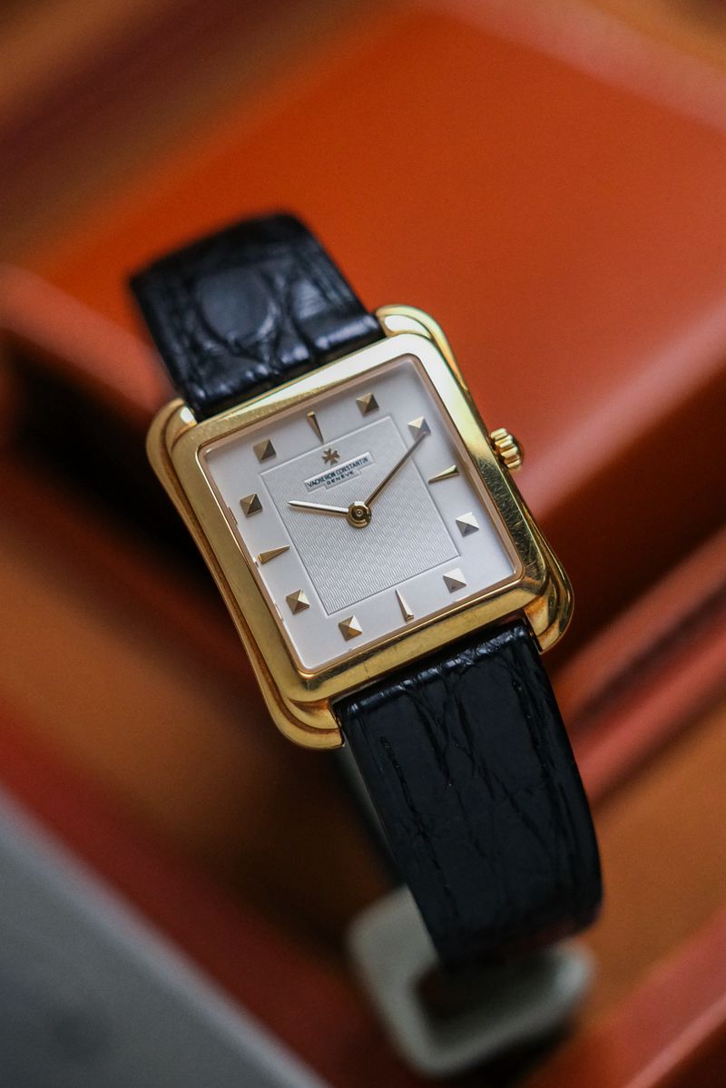 รับซื้อนาฬิกา Vacheron Constantin Toledo 18K Gold Vintage