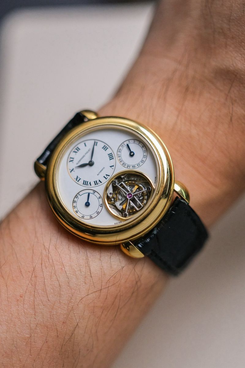 ซื้อ Audemars Piguet Jules Audemars Tourbillon Date Power Reserve 25718BA
