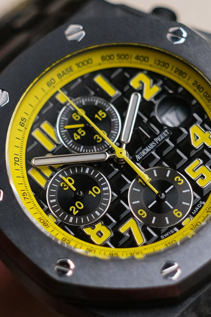 ขายนาฬิกา Audemars Piguet Royal Oak Offshore Bumble Bee Ref 26176FO.OO.D101CR.03