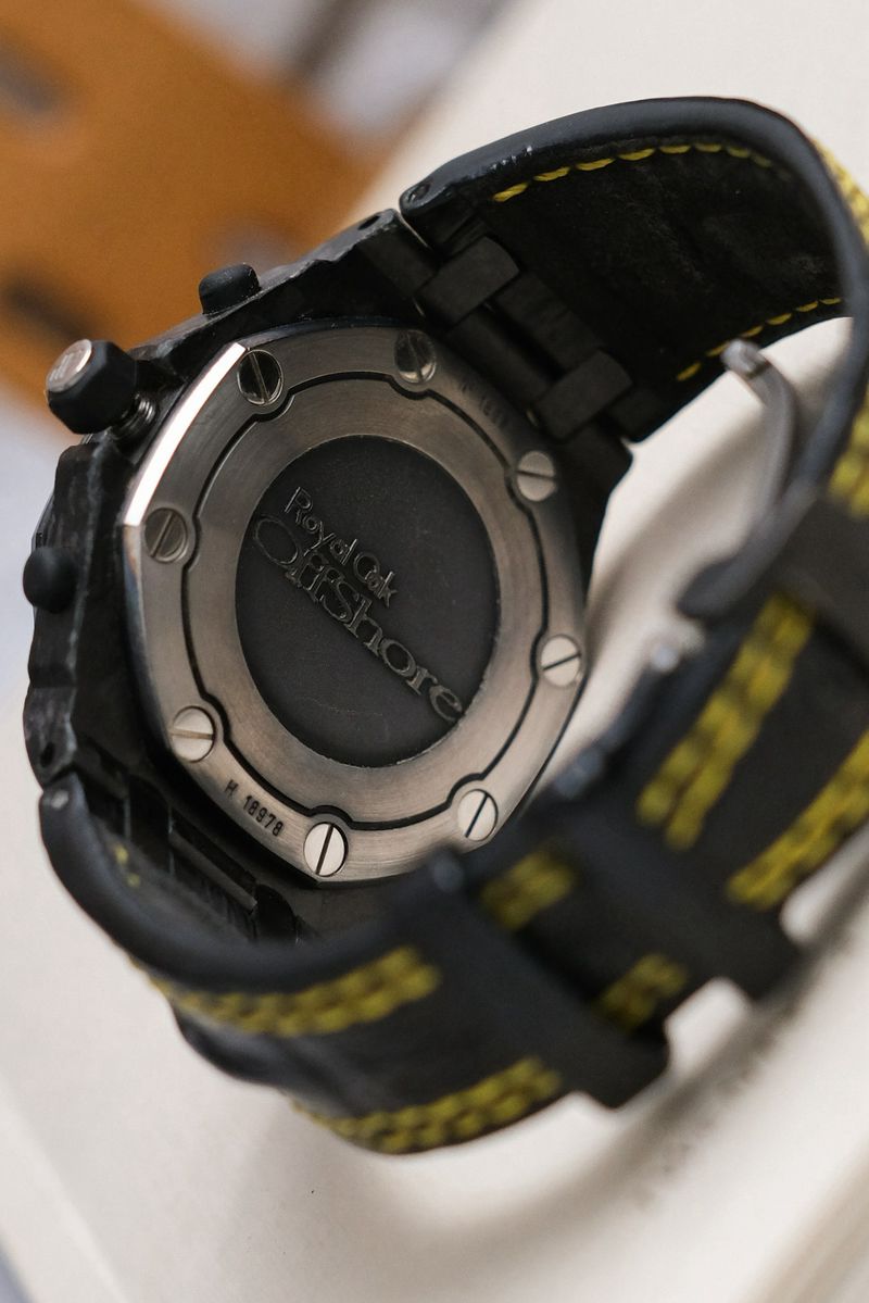 รับซื้อ Audemars Piguet Royal Oak Offshore Bumble Bee Ref 26176FO.OO.D101CR.03 solid back case