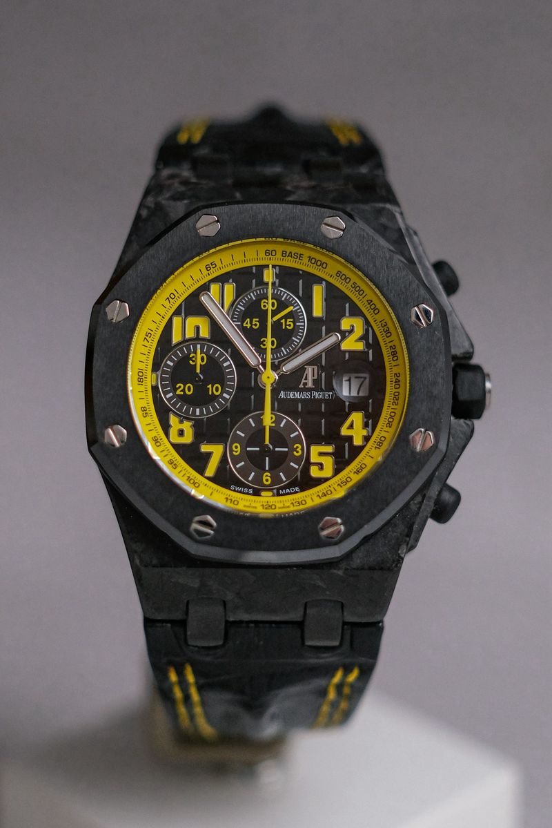 นาฬิกามือสอง Audemars Piguet Royal Oak Offshore Bumble Bee Ref 26176FO.OO.D101CR.03