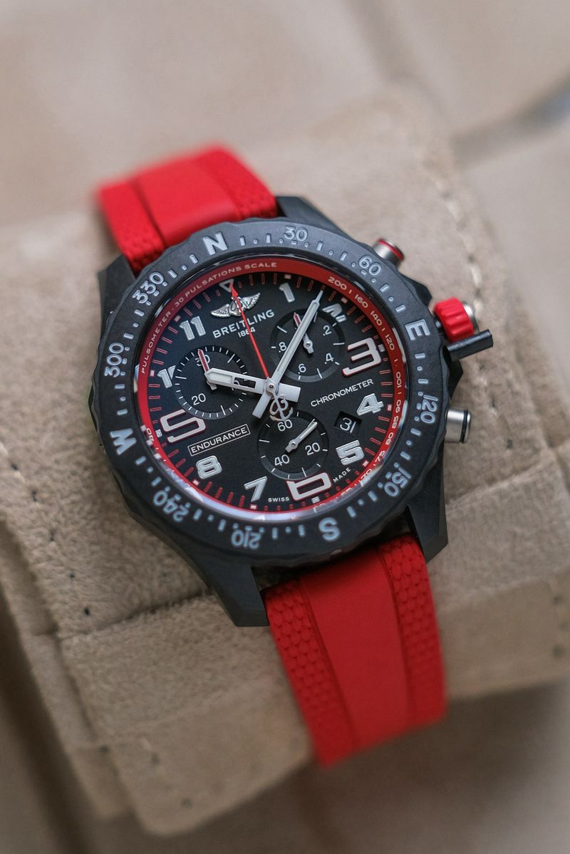 BREITLING ENDURANCE PRO 38 mm Air Asia Edition (2)