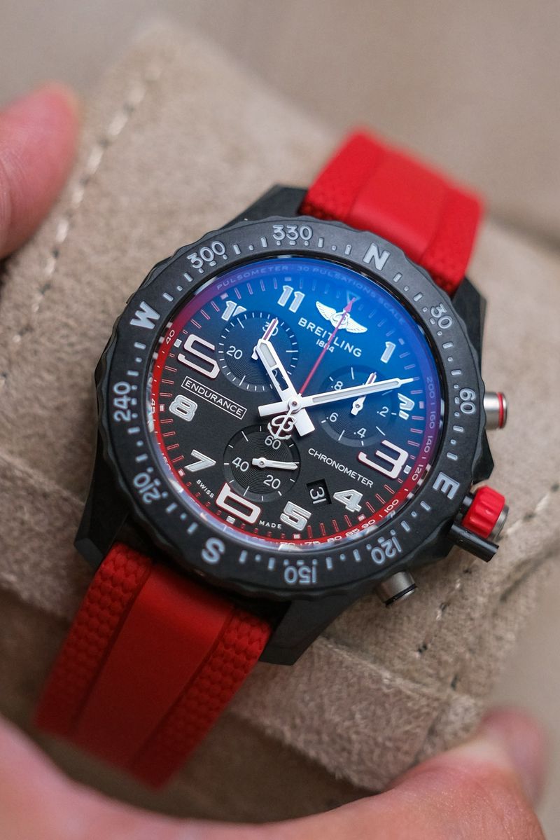 BREITLING ENDURANCE PRO 38 mm Air Asia Edition (3)