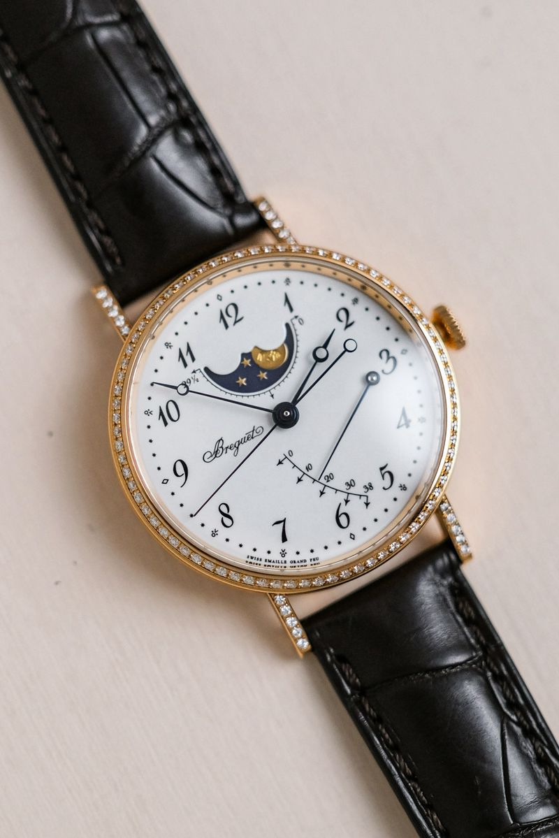 นาฬิกามือสอง Breguet Classique Moonphase Power Reserve Diamond 8788BR29986DD00