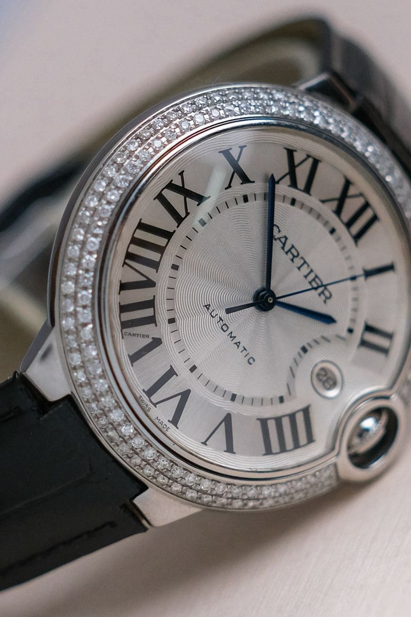 รับซื้อนาฬิกา Cartier Ballon Bleu 42 Diamond