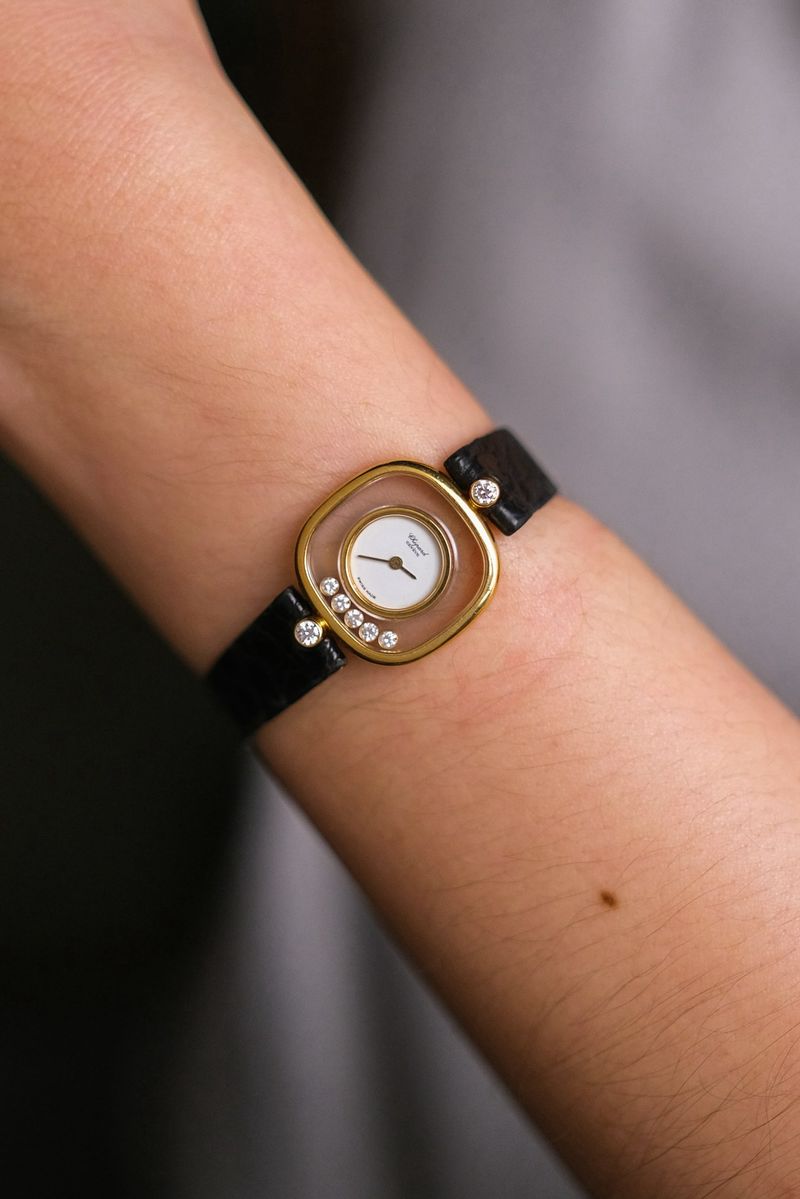 รับซื้อนาฬิกา Chopard Happy Diamonds 18K Gold