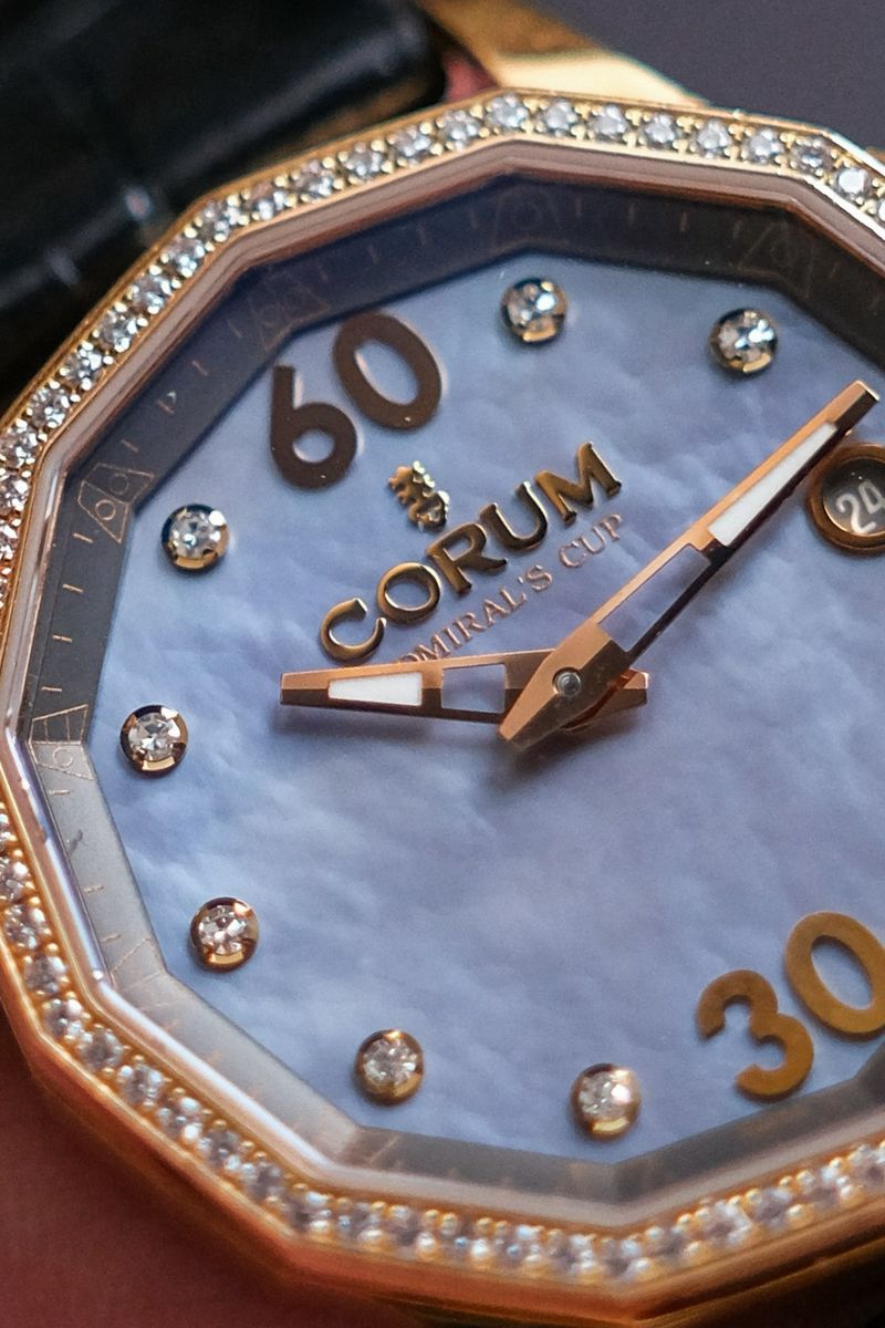 รับซื้อนาฬิกา Corum Admiral’s Cup Diamond 18K Gold MOP