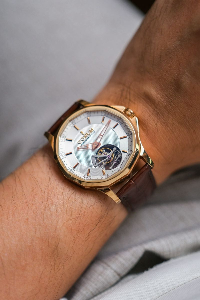 Corum Admirals Cup Legend Flying Tourbillon 18K Rose Gold (4)