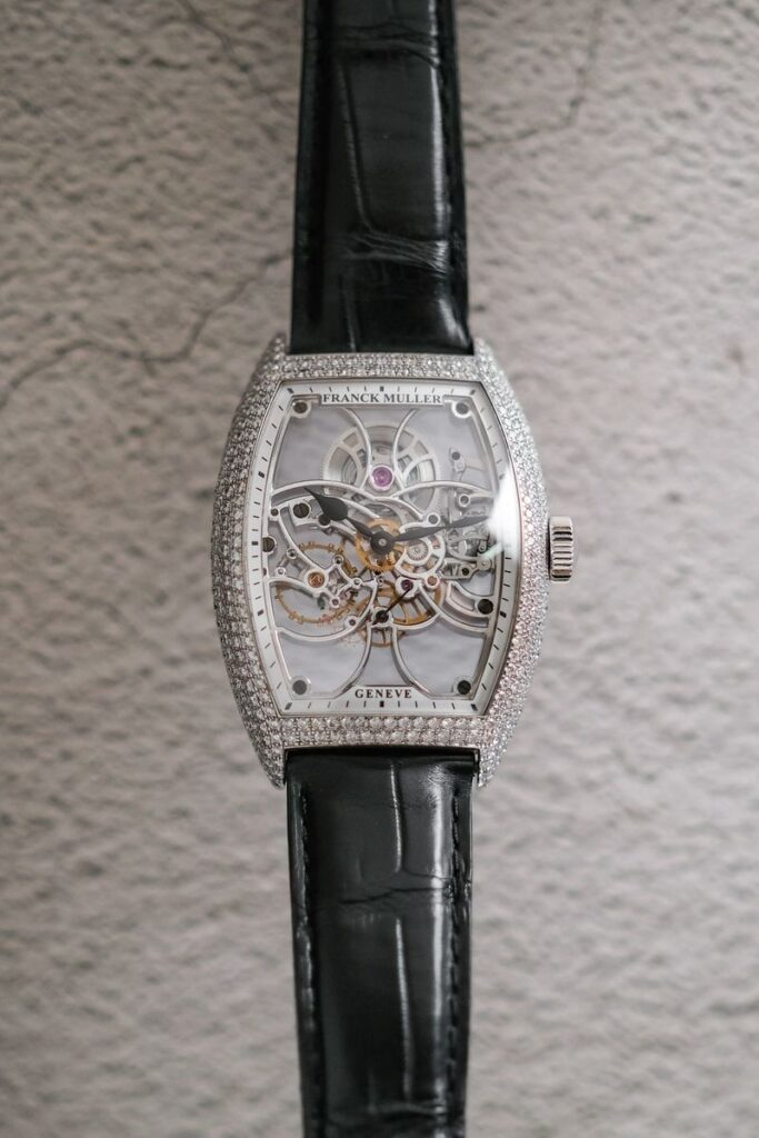 รับซื้อนาฬิกา Franck Muller Cintrée Curvex Skeleton Diamond (8880 B S6 SQT D)