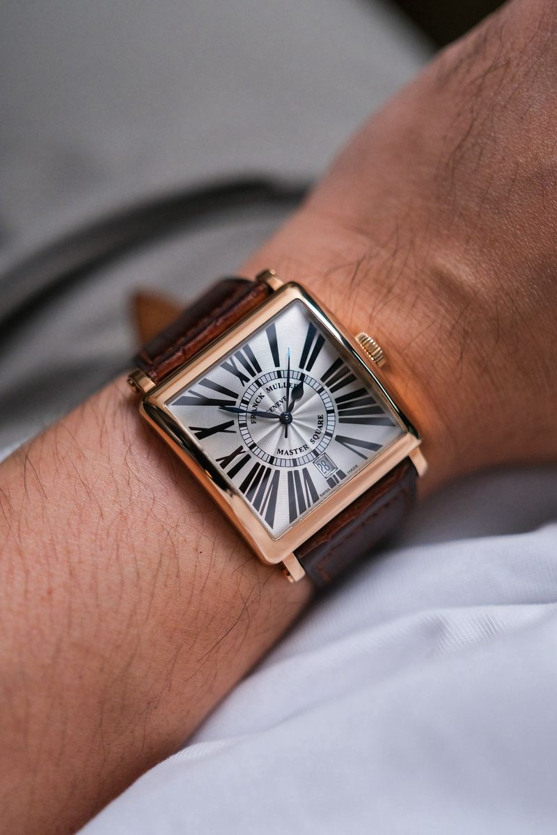 นาฬิกา Franck Muller Master Square 18K Rose Gold Ref 6000 H SC DT try on wrist