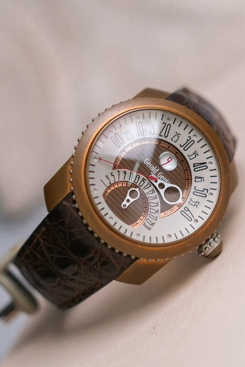 รับซื้อ Gerald Genta Gefica Bi Retro Bronze