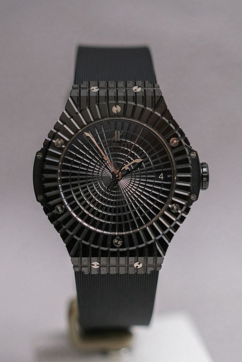 รับซื้อนาฬิกา Hublot Big Bang 41 Caviar Black Ceramic