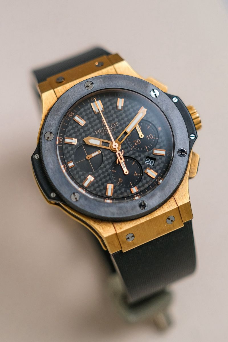 รับซื้อนาฬิกา Hublot Big Bang Chronograph 18K Rose Gold Kevlar