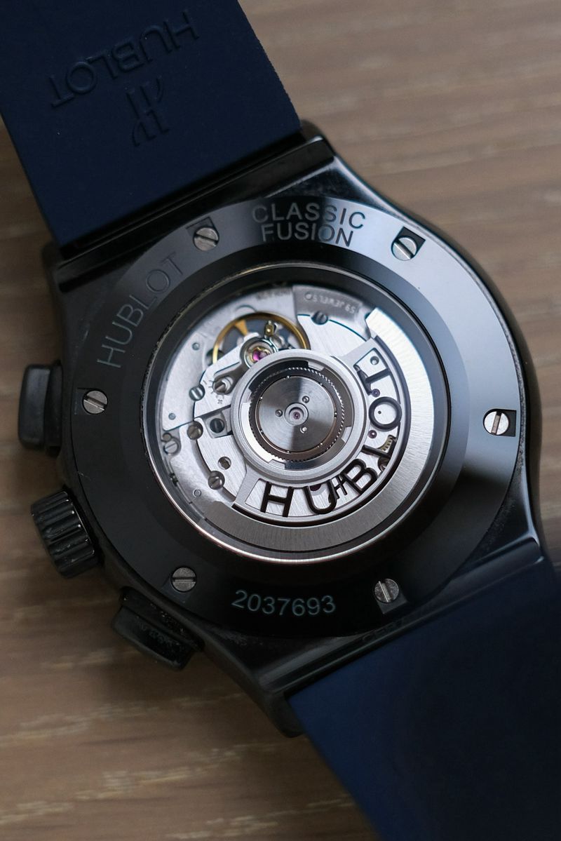 รับซื้อนาฬิกา Hublot Classic Fusion Ceramic Blue Chronograph 45mm 521.CM.7170