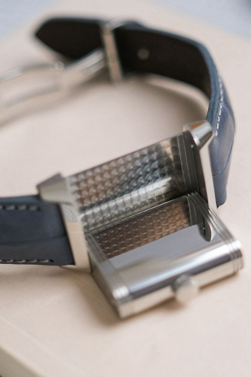 รับซื้อนาฬิกา Jaeger-LeCoultre Grande Reverso Date GMT Q3038420
