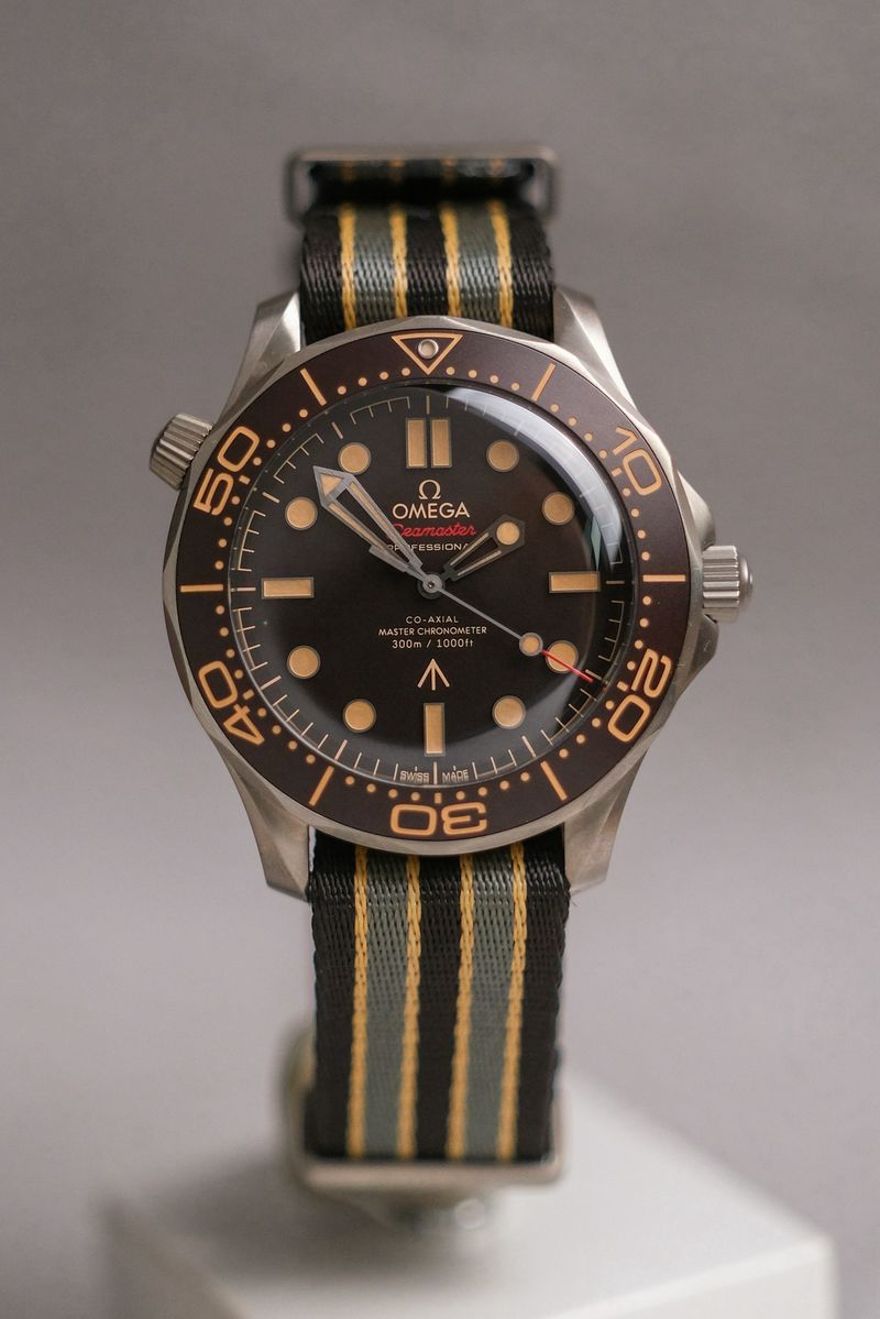นาฬิกามือสอง OMEGA Seamaster Diver 300M 007 Edition Ref 210.92.42.20.01