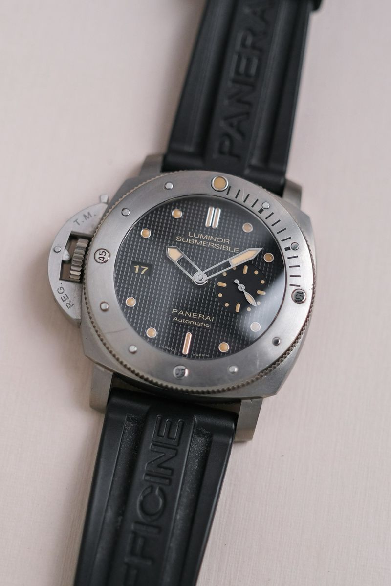 รับซื้อมือสอง Panerai Luminor Submersible 1950 PAM569