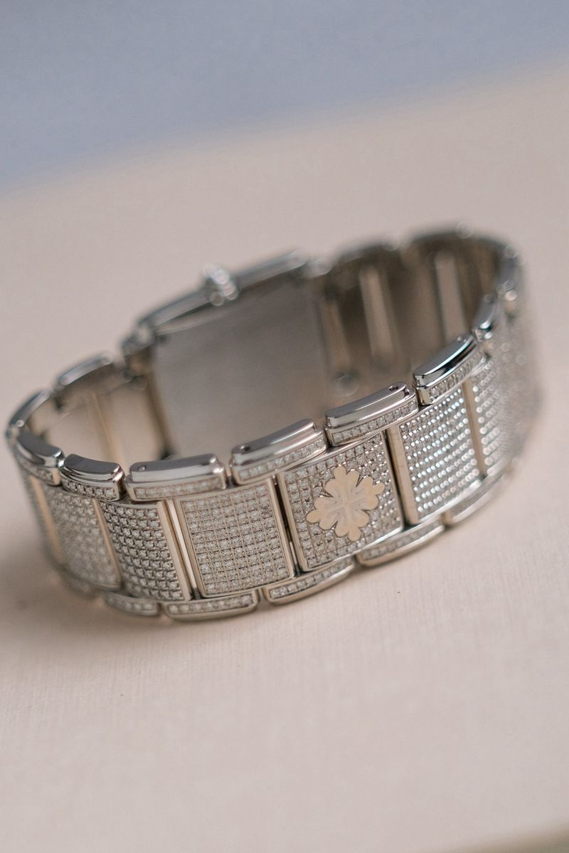 นาฬิกา Patek Philippe Twenty Four Full Diamond