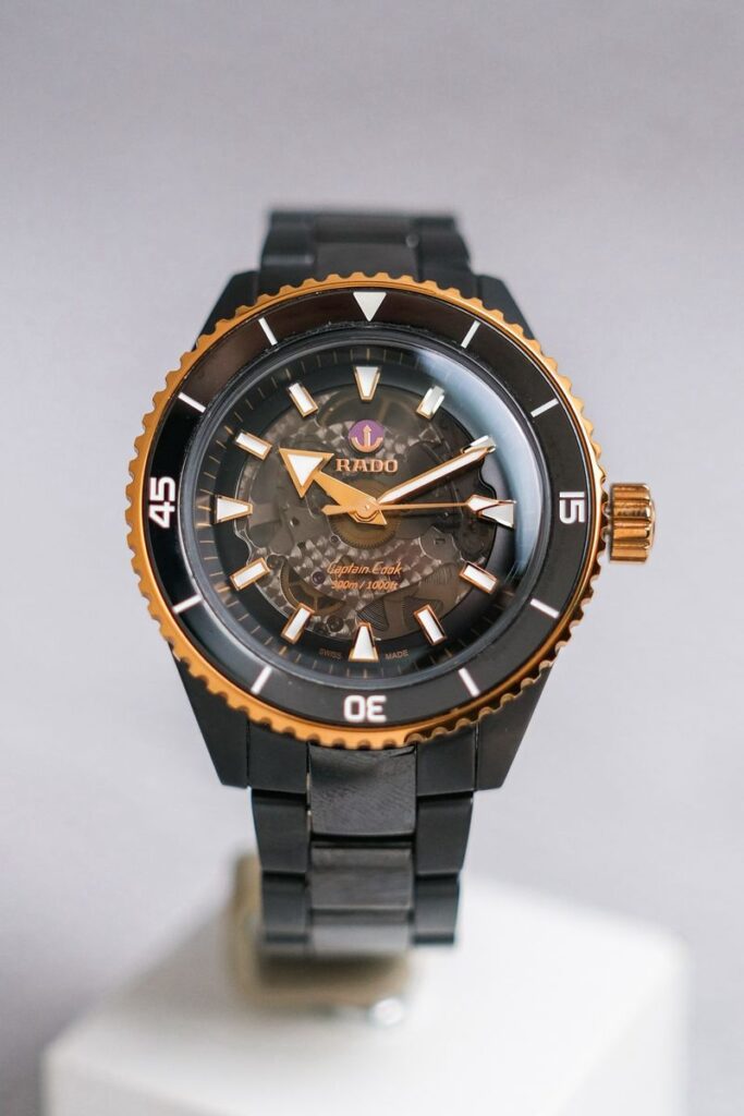 รับซื้อนาฬิกา Rado Captain Cook High-Tech Ceramic 2 Tone