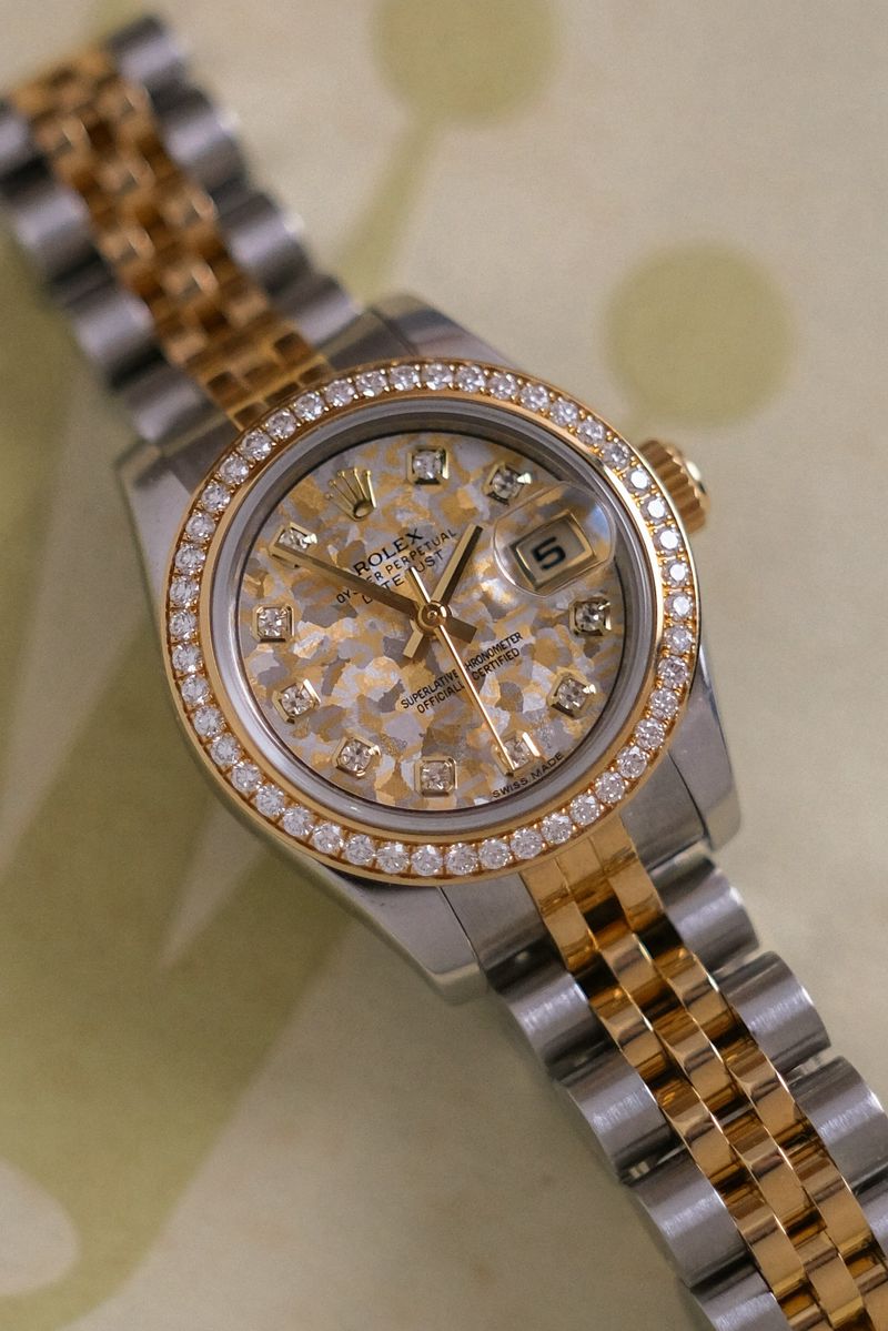 รับซื้อนาฬิกา Rolex Lady Datejust 2 Tone Diamond Golden Crystal Dial Ref 179383